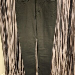 NWT. Joe's Jeans 'The Charlie' in Black. Sz.31